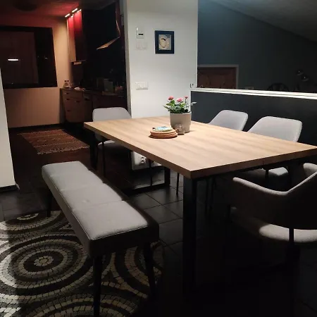Entire Cozy Detached House Near Center קופיו