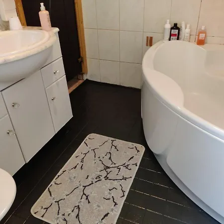 דירה Entire Cozy Detached House Near Center קופיו