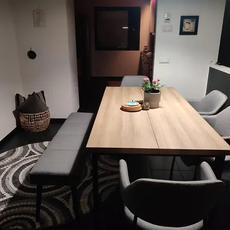 شقة Entire Cozy Detached House Near Center كوبيو