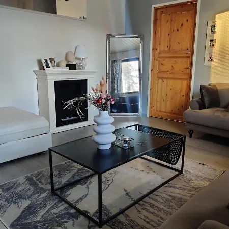 Entire Cozy Detached House Near Center Apartment *