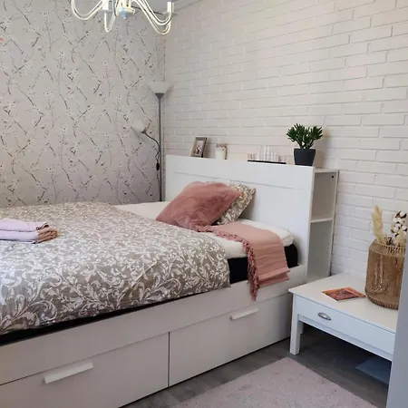 Entire Cozy Detached House Near Center קופיו
