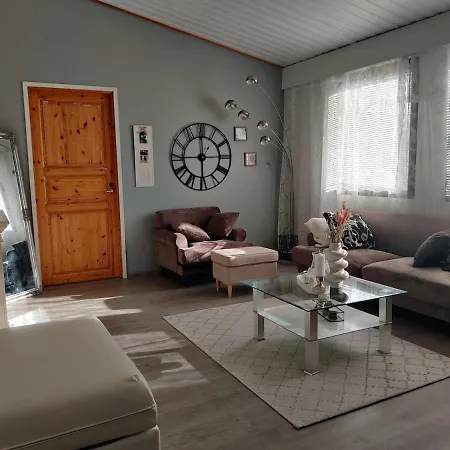 Entire Cozy Detached House Near Center كوبيو