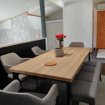 דירה Entire Cozy Detached House Near Center *